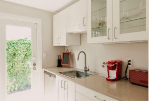 GVV Butler Kitchen - Villa Victoriana Hotels with Kitchenette in Fort Lauderdale